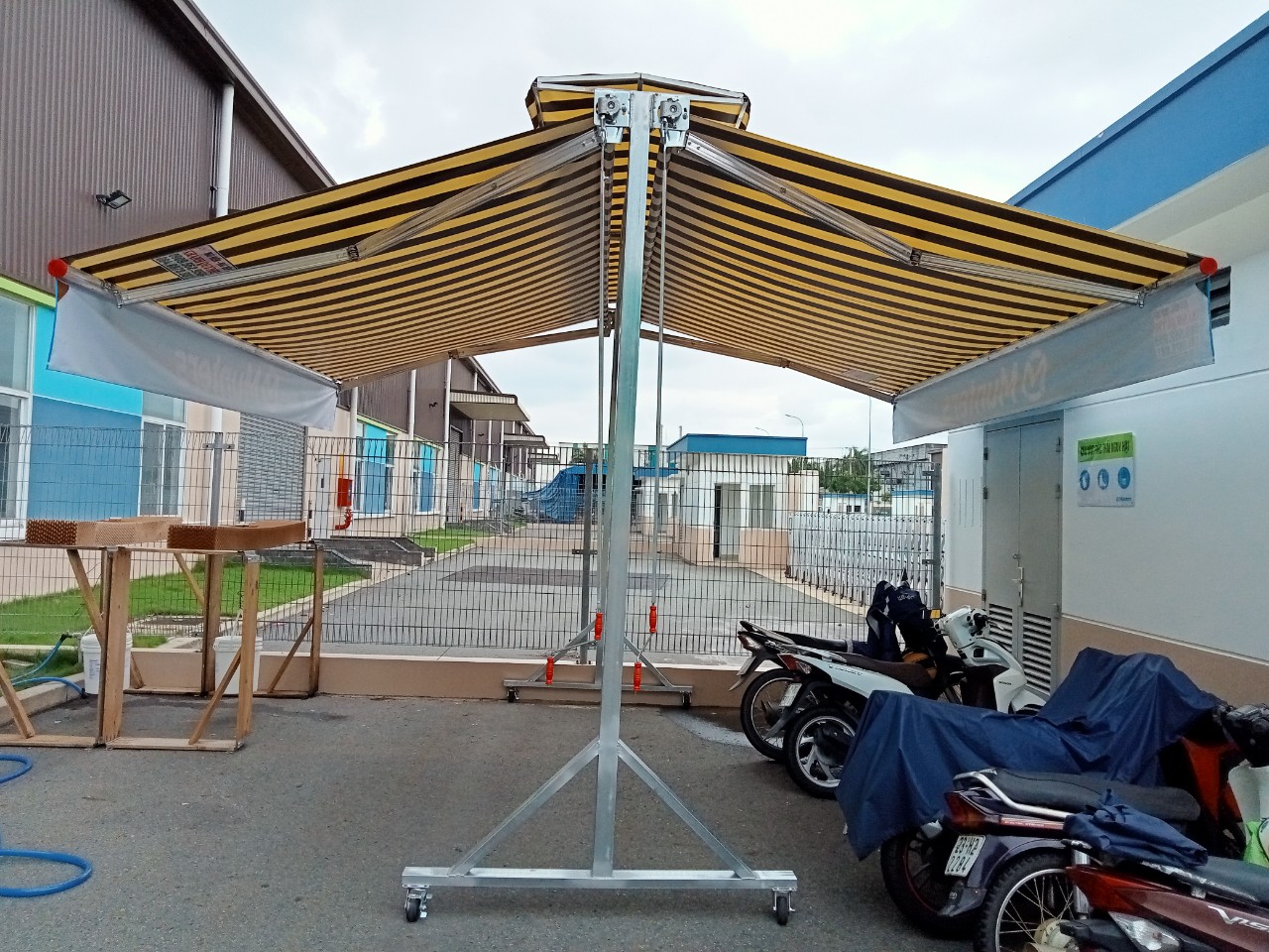 Mái hiên di động chữ A có bánh xe đẩy MH007